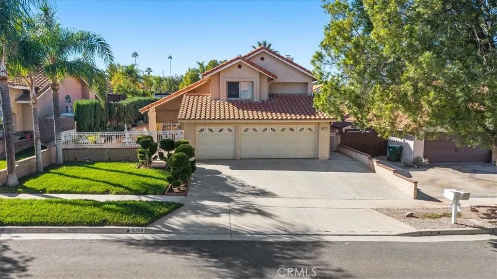 2208 Coachman Circle, Corona, CA 92881