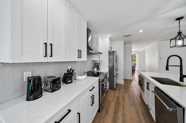 1878 Lynton Circle, Wellington, FL 33414