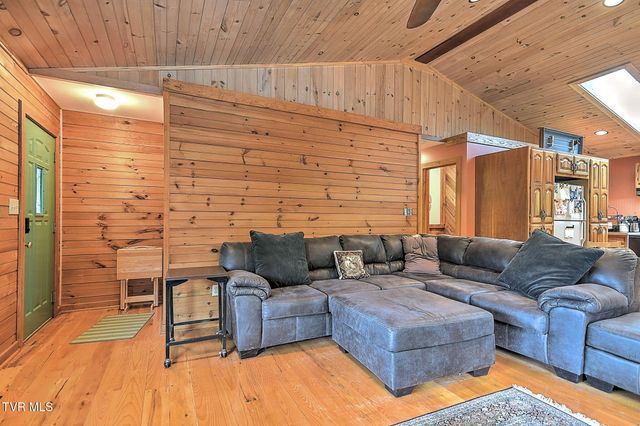 172 Harris Hollow Road, Rogersville, TN 37857