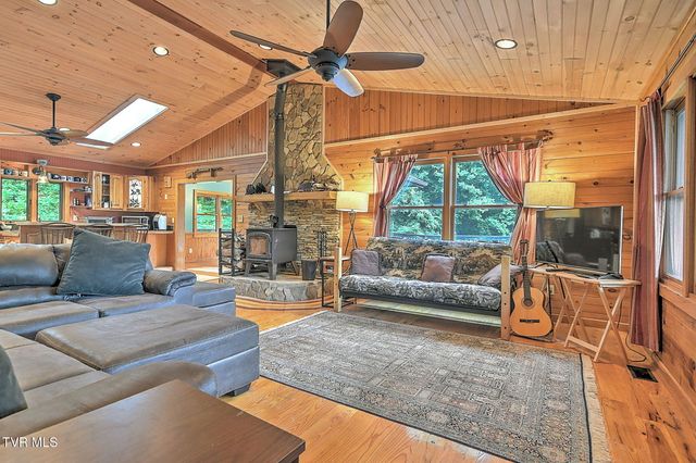 172 Harris Hollow Road, Rogersville, TN 37857