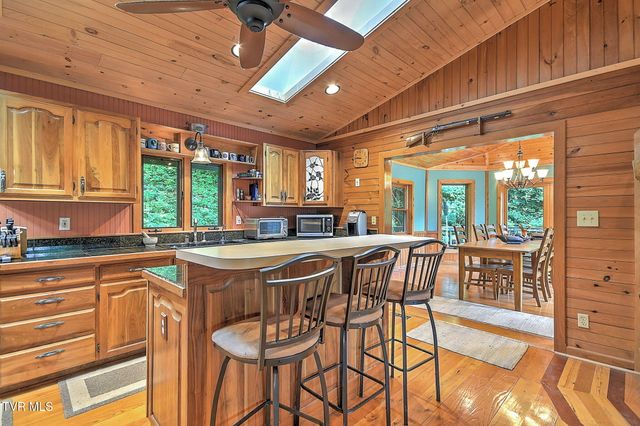 172 Harris Hollow Road, Rogersville, TN 37857