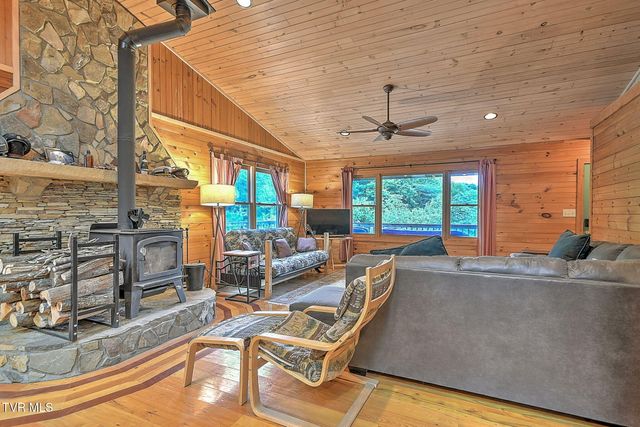 172 Harris Hollow Road, Rogersville, TN 37857
