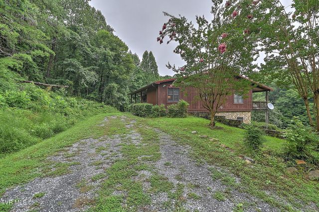 172 Harris Hollow Road, Rogersville, TN 37857