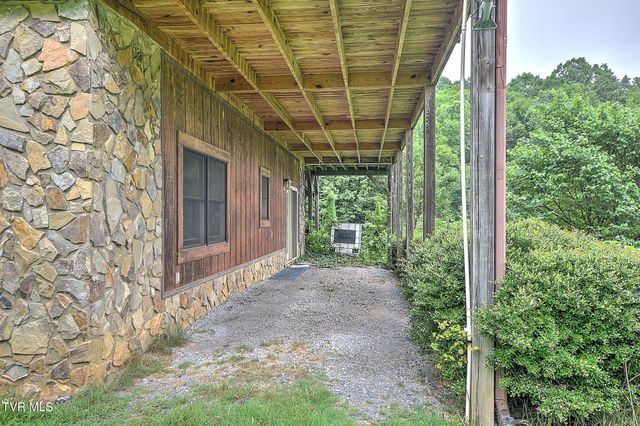 172 Harris Hollow Road, Rogersville, TN 37857