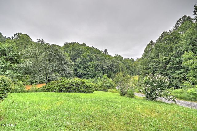 172 Harris Hollow Road, Rogersville, TN 37857