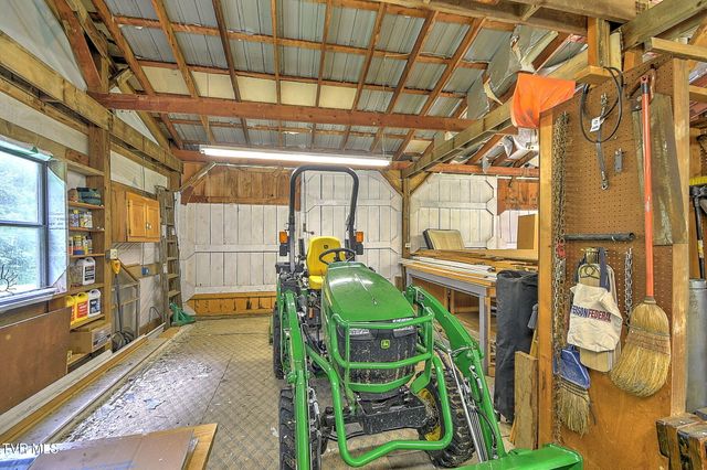 172 Harris Hollow Road, Rogersville, TN 37857