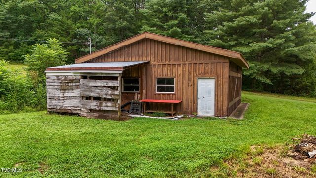 172 Harris Hollow Road, Rogersville, TN 37857