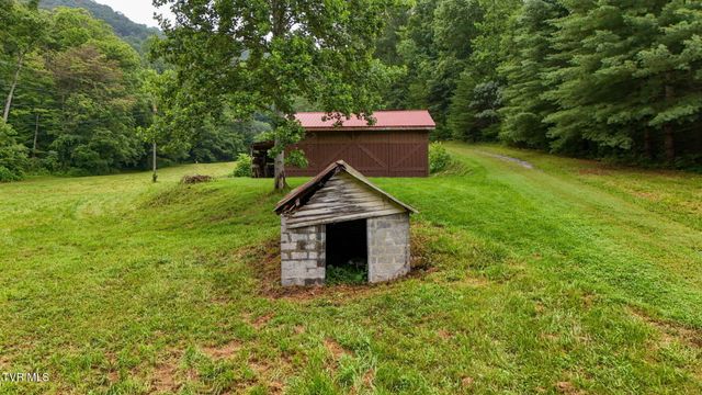 172 Harris Hollow Road, Rogersville, TN 37857