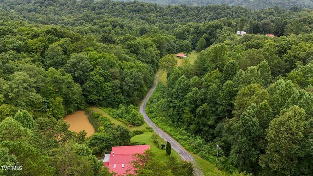 172 Harris Hollow Road, Rogersville, TN 37857