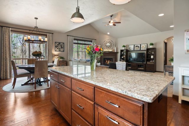 1121 HERNE BAY WAY, Green Bay, WI 54313