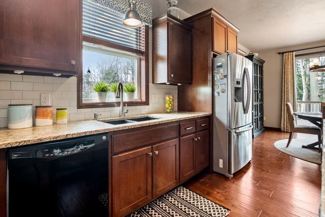 1121 HERNE BAY WAY, Green Bay, WI 54313