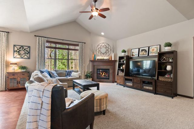1121 HERNE BAY WAY, Green Bay, WI 54313