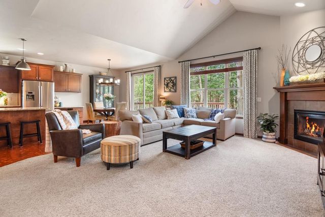 1121 HERNE BAY WAY, Green Bay, WI 54313