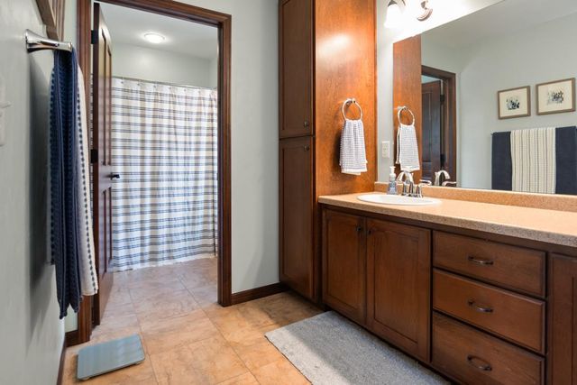 1121 HERNE BAY WAY, Green Bay, WI 54313