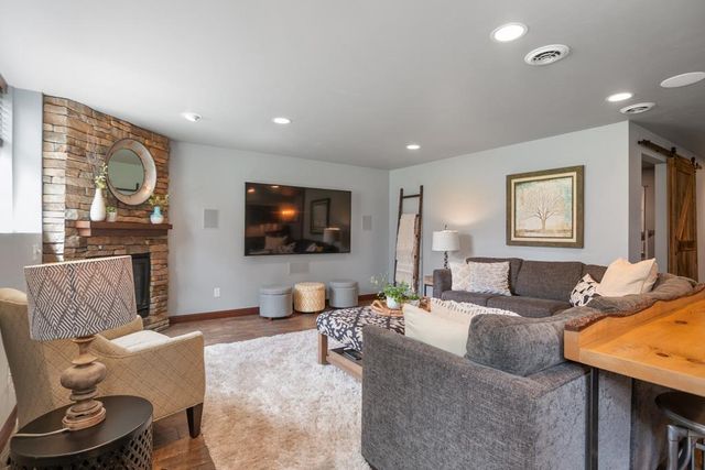 1121 HERNE BAY WAY, Green Bay, WI 54313