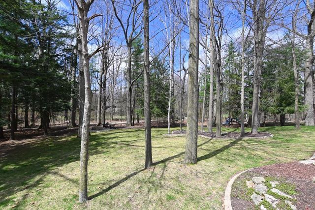 1121 HERNE BAY WAY, Green Bay, WI 54313