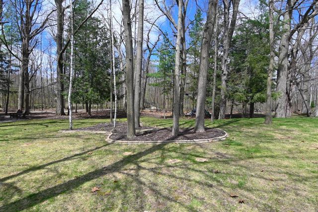 1121 HERNE BAY WAY, Green Bay, WI 54313
