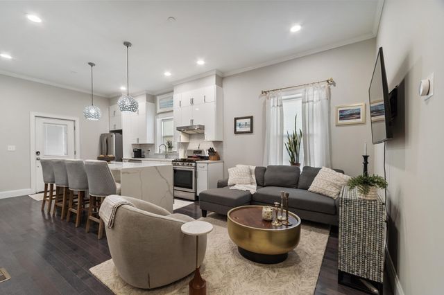 301 Saratoga Street 1, Boston, MA 02128