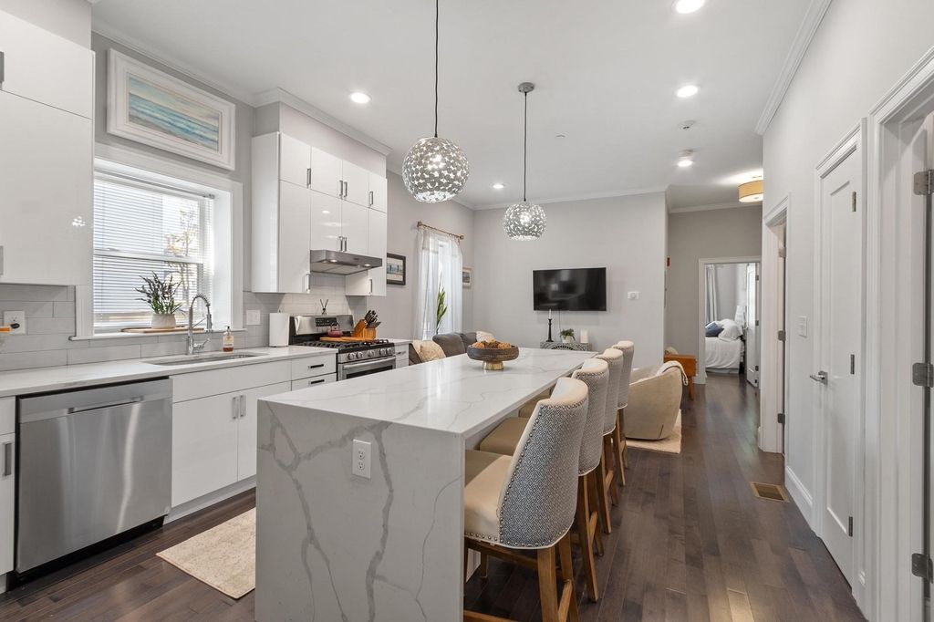 301 Saratoga Street 1, Boston, MA 02128