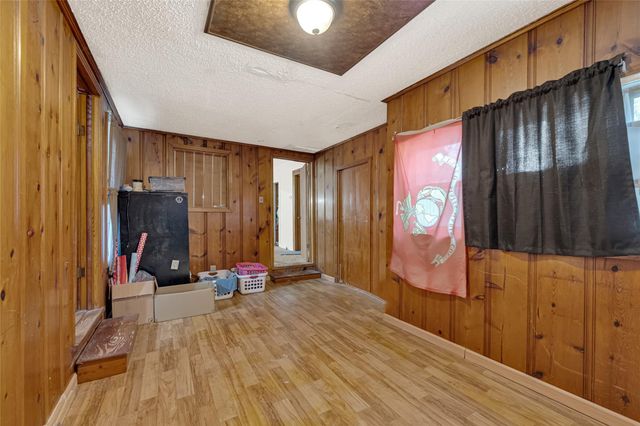 203 S 6th Street, Highlands, TX 77562