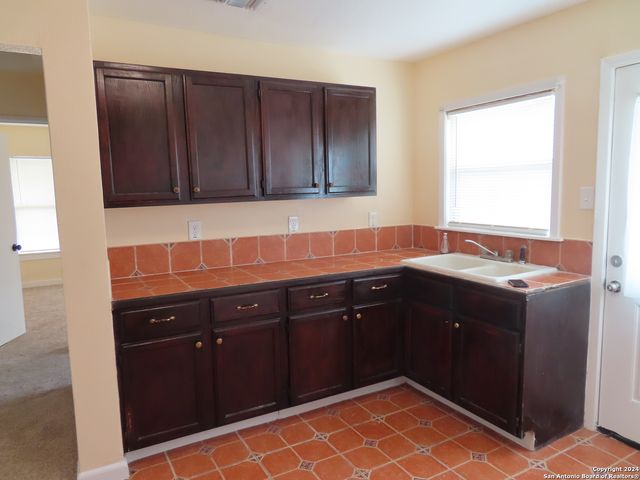 142 Danny Clay, San Antonio, TX 78228