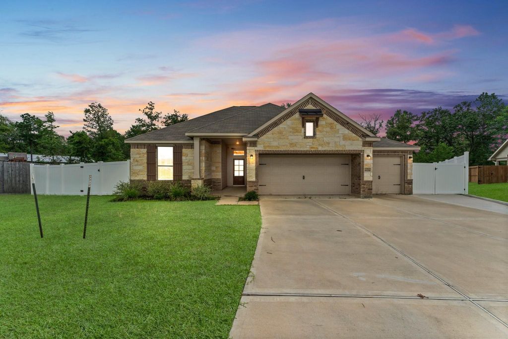 6026 Hazel Place Drive, Conroe, TX 77303
