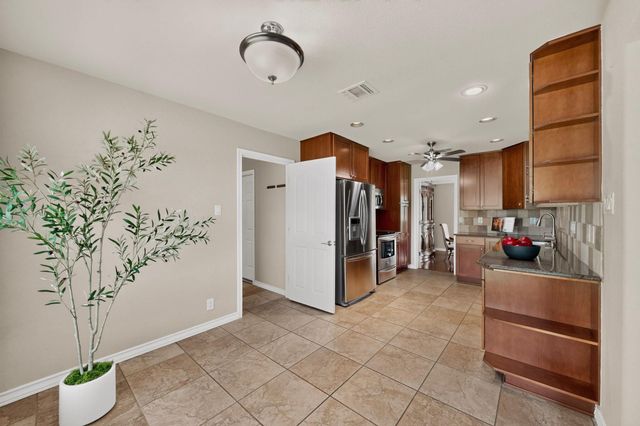 350 Richard RD, Georgetown, TX 78626