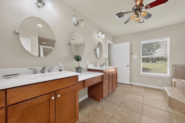 350 Richard RD, Georgetown, TX 78626