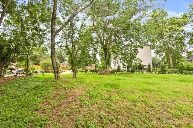 2 Magnolia Bend Drive, Houston, TX 77024