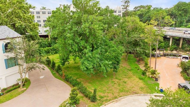 2 Magnolia Bend Drive, Houston, TX 77024