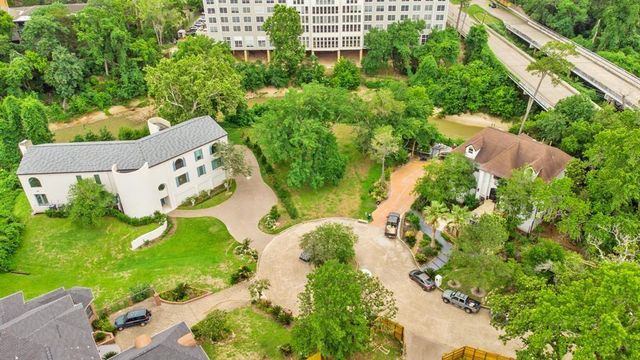 2 Magnolia Bend Drive, Houston, TX 77024