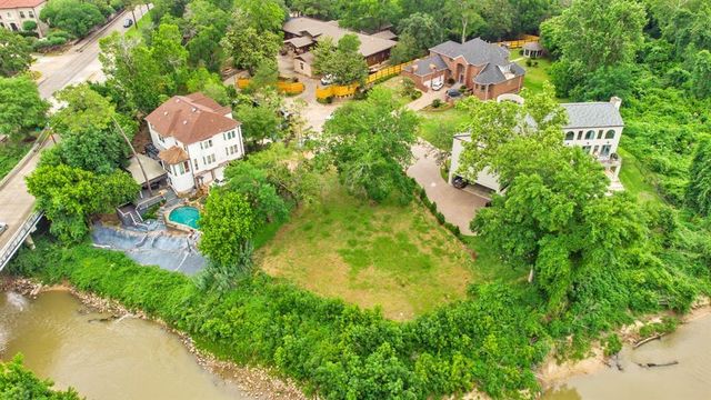 2 Magnolia Bend Drive, Houston, TX 77024