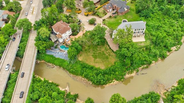 2 Magnolia Bend Drive, Houston, TX 77024