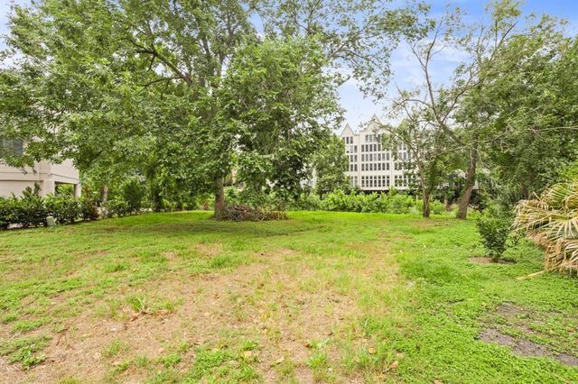 2 Magnolia Bend Drive, Houston, TX 77024