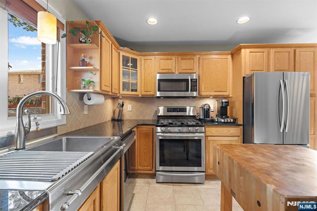 228 Lafayette Avenue, Cliffside Park, NJ 07010