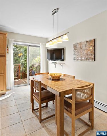 228 Lafayette Avenue, Cliffside Park, NJ 07010