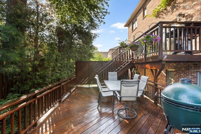 228 Lafayette Avenue, Cliffside Park, NJ 07010