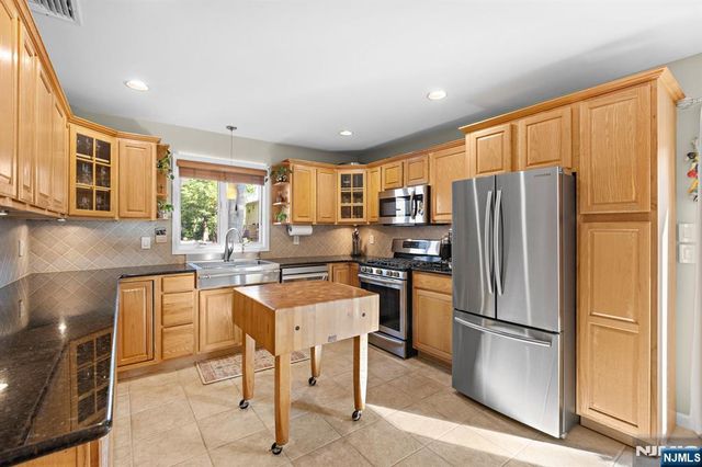 228 Lafayette Avenue, Cliffside Park, NJ 07010