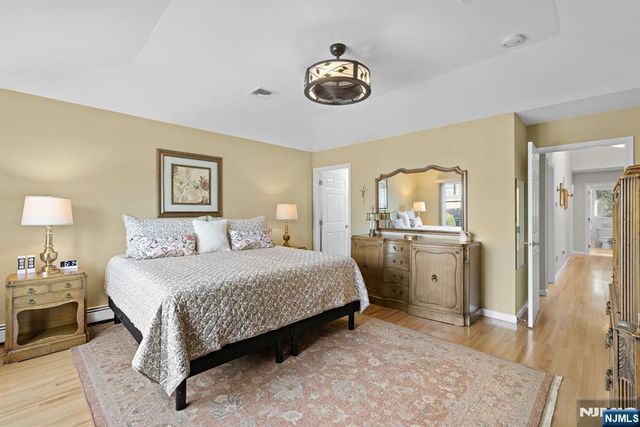 228 Lafayette Avenue, Cliffside Park, NJ 07010