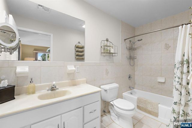 228 Lafayette Avenue, Cliffside Park, NJ 07010