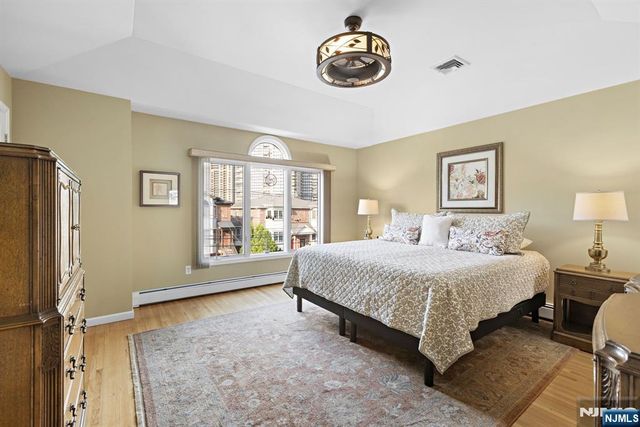 228 Lafayette Avenue, Cliffside Park, NJ 07010