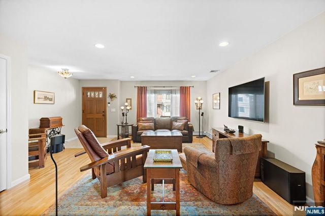 228 Lafayette Avenue, Cliffside Park, NJ 07010
