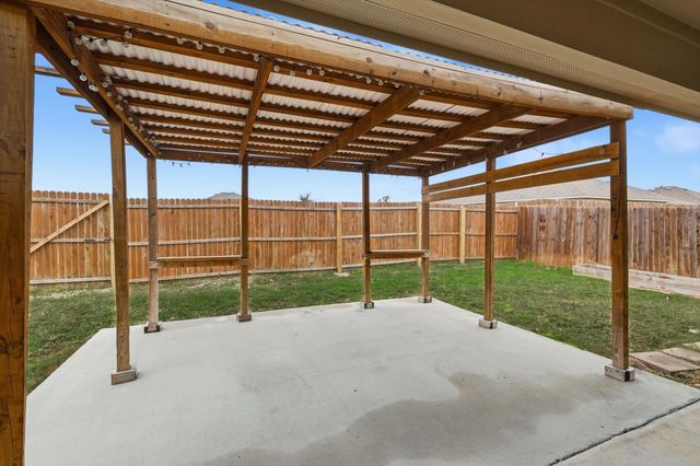 445 Pollyann Trail, Fort Worth, TX 76052