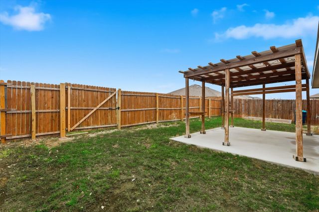 445 Pollyann Trail, Fort Worth, TX 76052