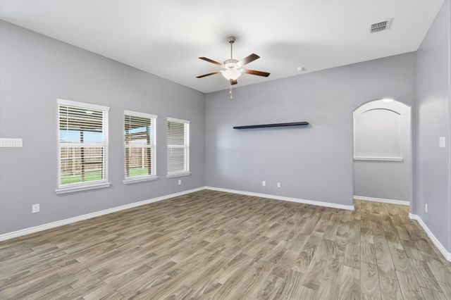 445 Pollyann Trail, Fort Worth, TX 76052