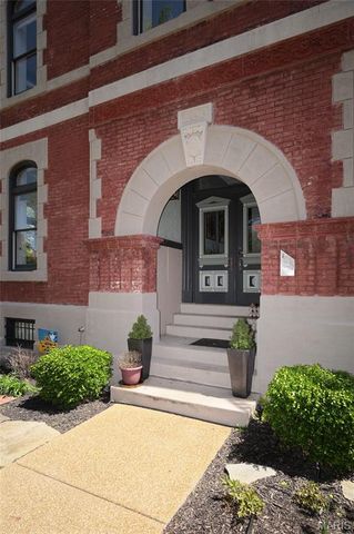 2330 S 12th Street 102, St Louis, MO 63104