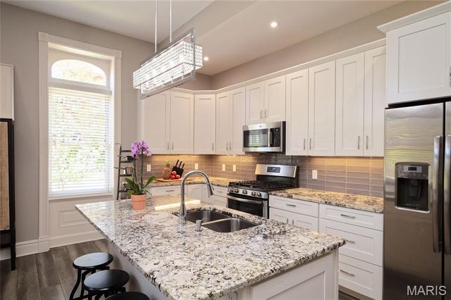 2330 S 12th Street 102, St Louis, MO 63104