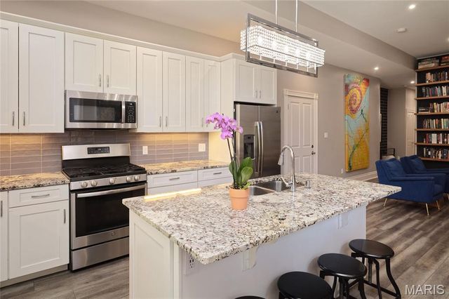 2330 S 12th Street 102, St Louis, MO 63104