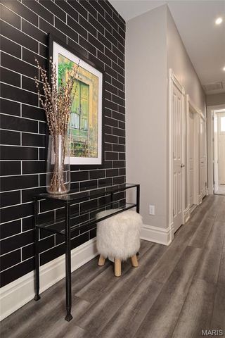 2330 S 12th Street 102, St Louis, MO 63104