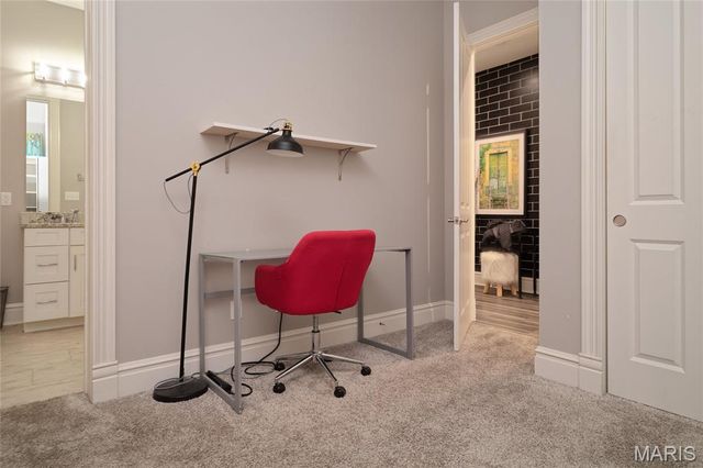 2330 S 12th Street 102, St Louis, MO 63104